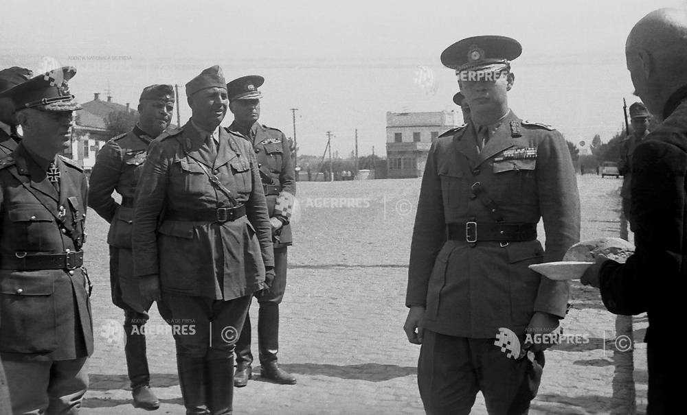  Встреча короля Михая и маршала Антонеску. С караваем мер Тирасполя Пётр Торпан   2